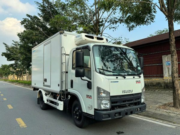 Xe tải động lạnh Isuzu tại Hà Nội