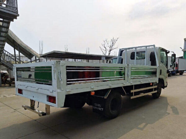 Xe tải thùng lửng QKR270