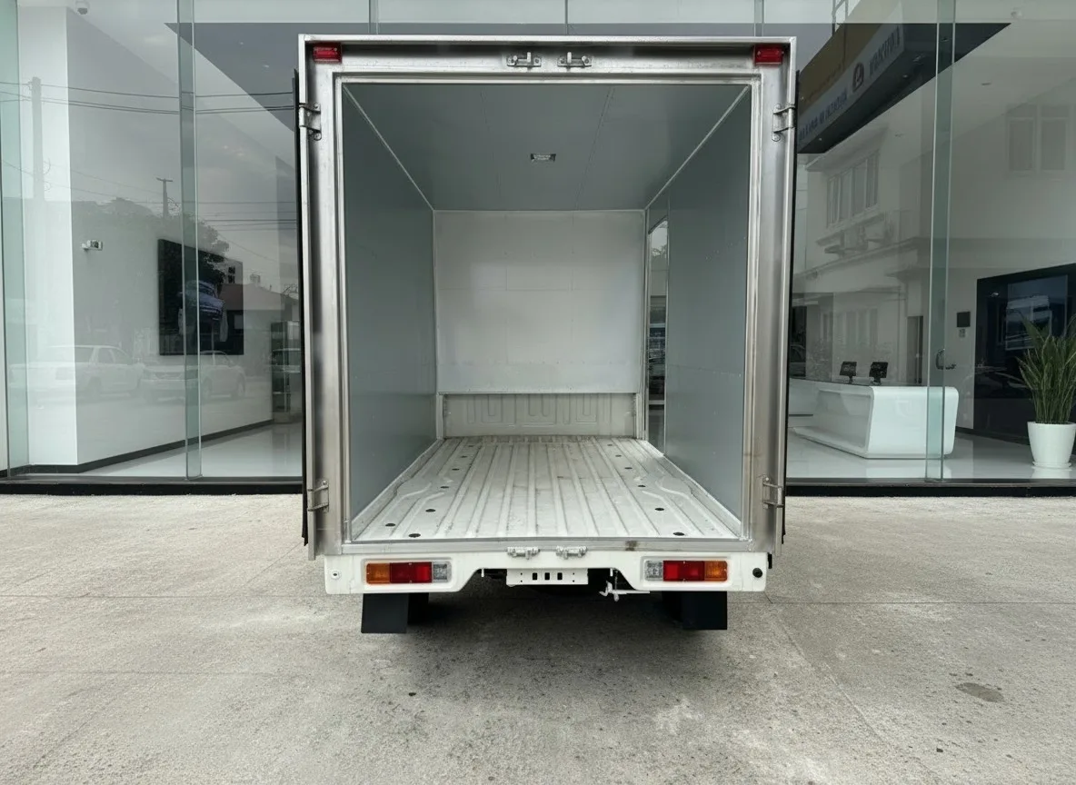 Xe-tai-thung-kin-Suzuki-2m4 (6)