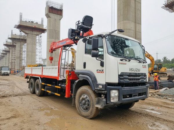 Xe Tải Cẩu 8 Tấn Isuzu FVZ1500 FVZ60TE5 Kanglim KS2056