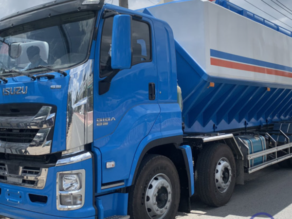 Xe Bồn Chở Cám 28m3 Isuzu Giga 8x4