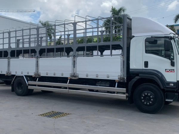 Xe tải cẩu 3 tấn Isuzu FVR900