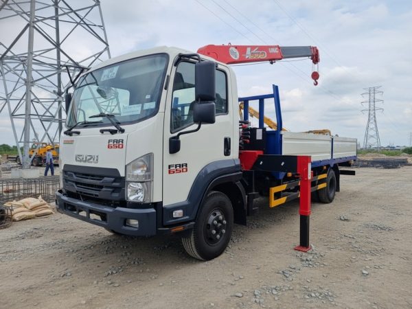 Xe tải cẩu Isuzu FRR650 thùng 6.5m | Cẩu Unic 3 tấn URV374K